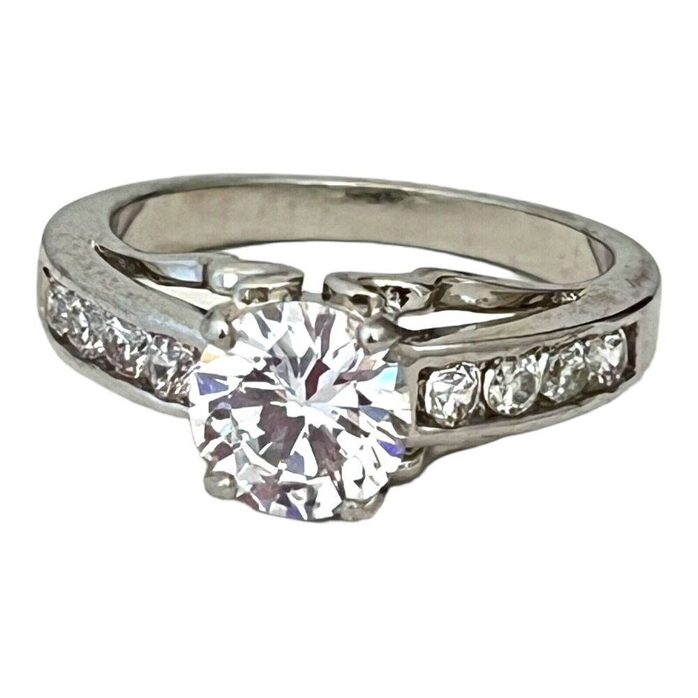 New CZ Solitaire Ring Cubic Zirconia Accent Band Silver Tone Size 8 - 5V
